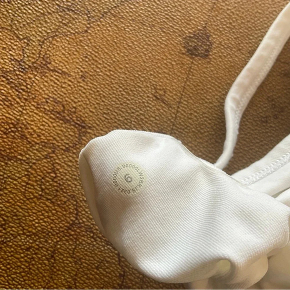 LULULEMON Ebb  to street bra, white, size 6 - Picture 6 of 6